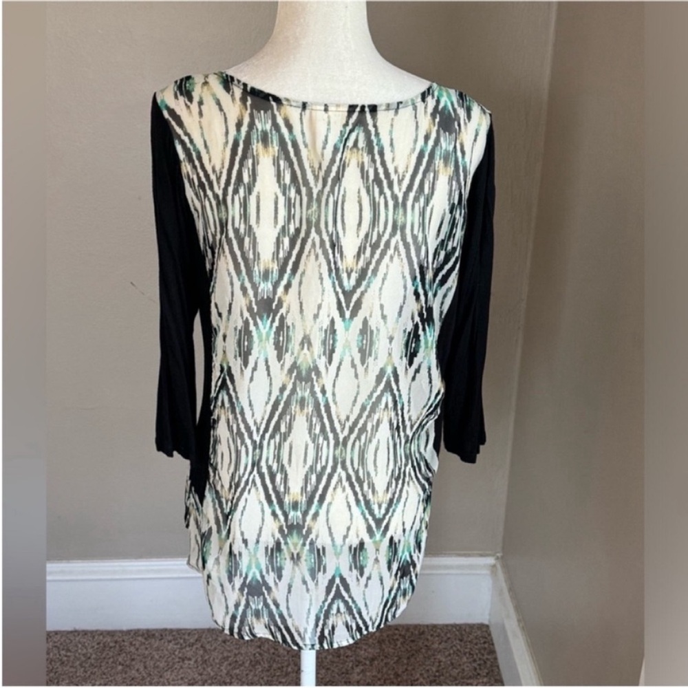 DayTrip Multicolored Sheer Pattern Blouse - Picture 5 of 9